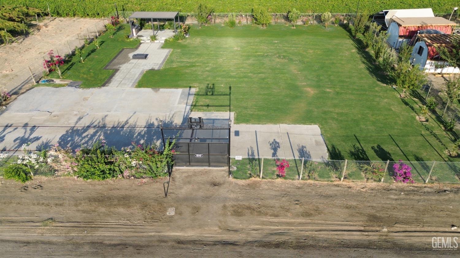 main property photo 20