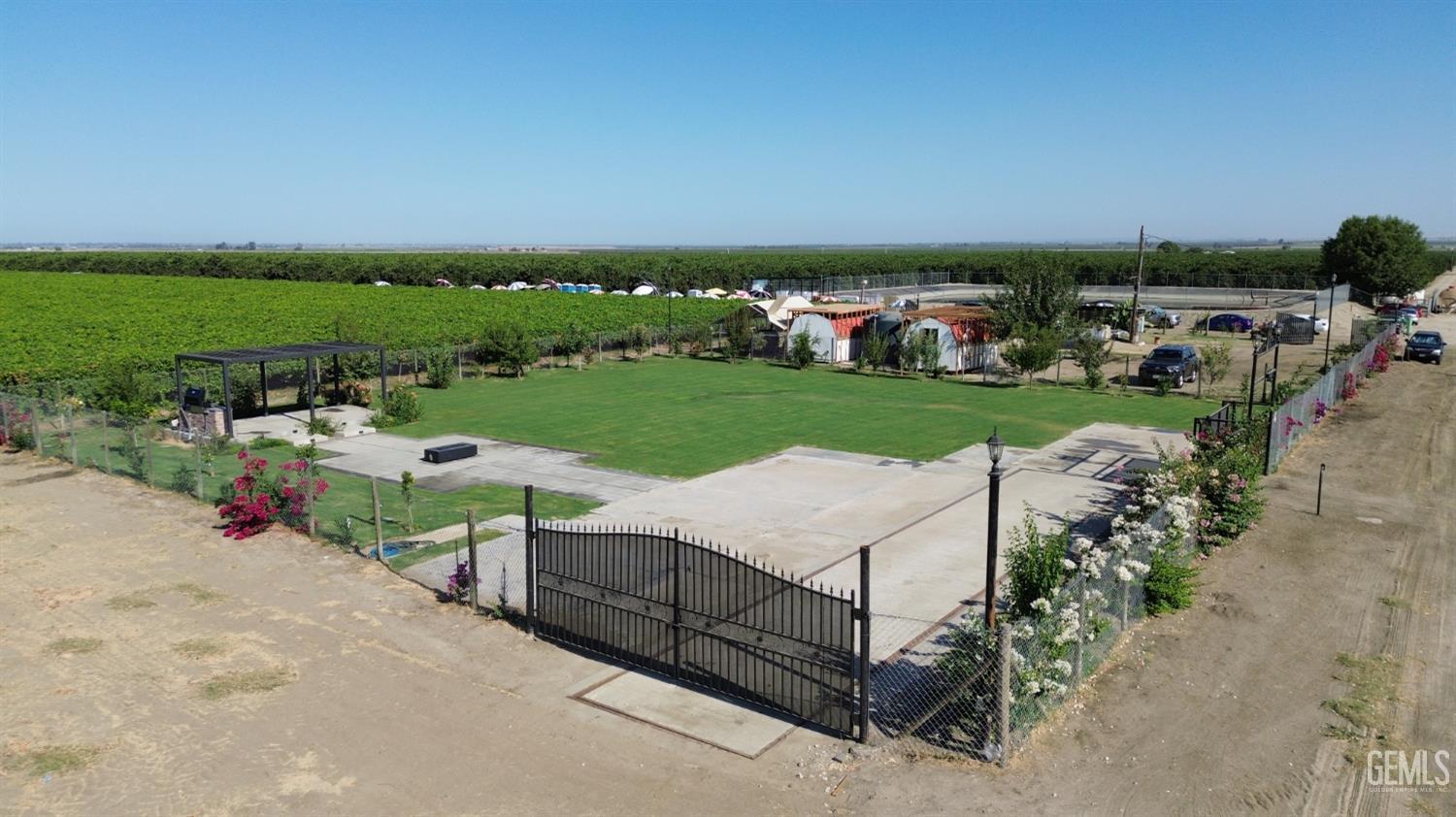 main property photo 23