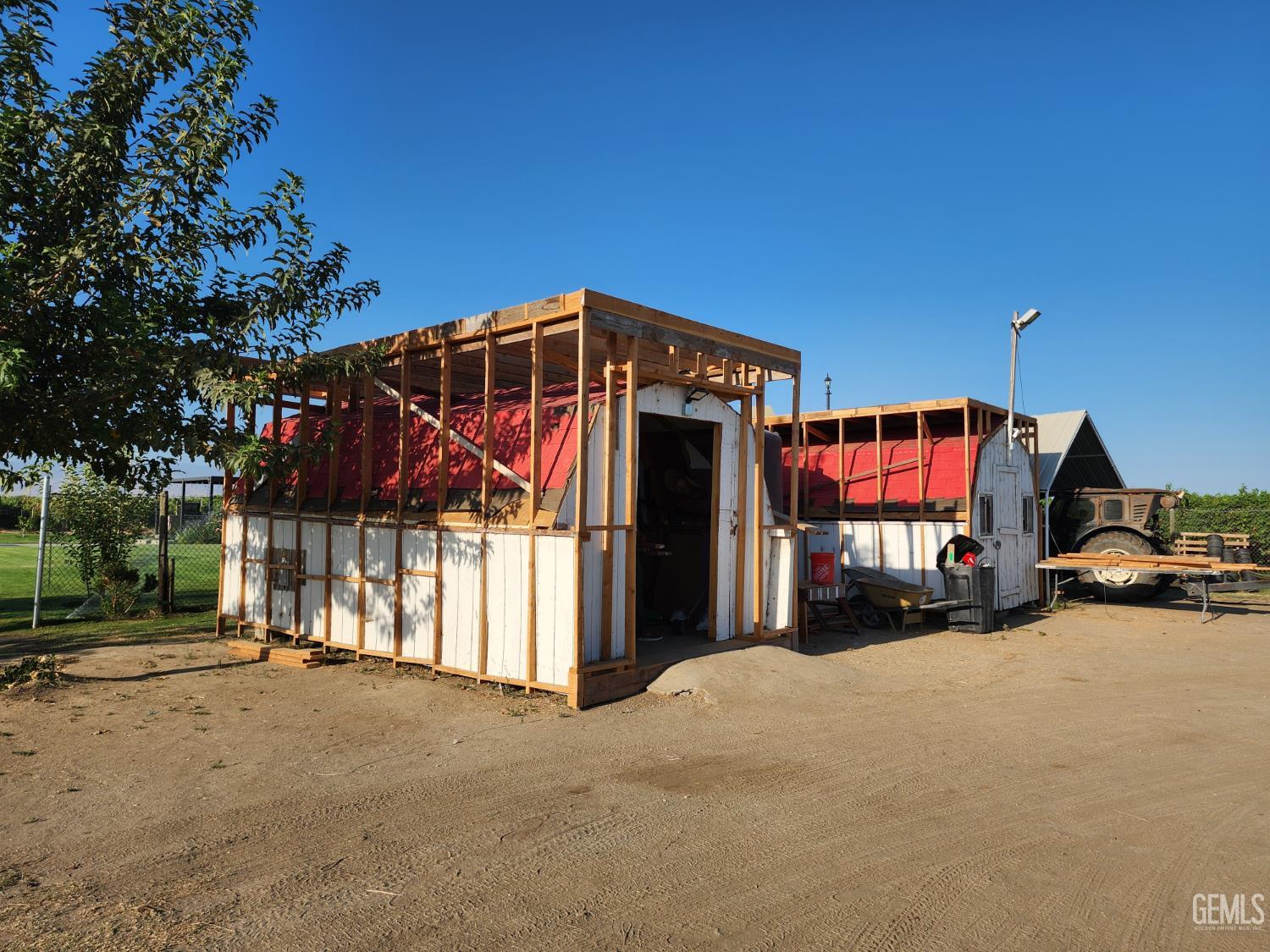 main property photo 30