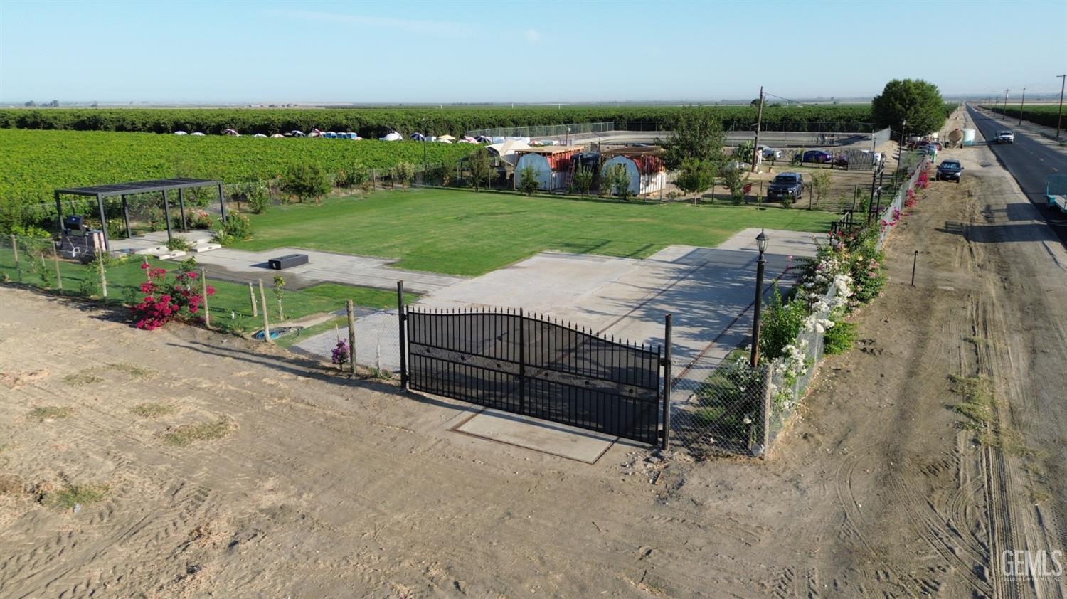 main property photo 5