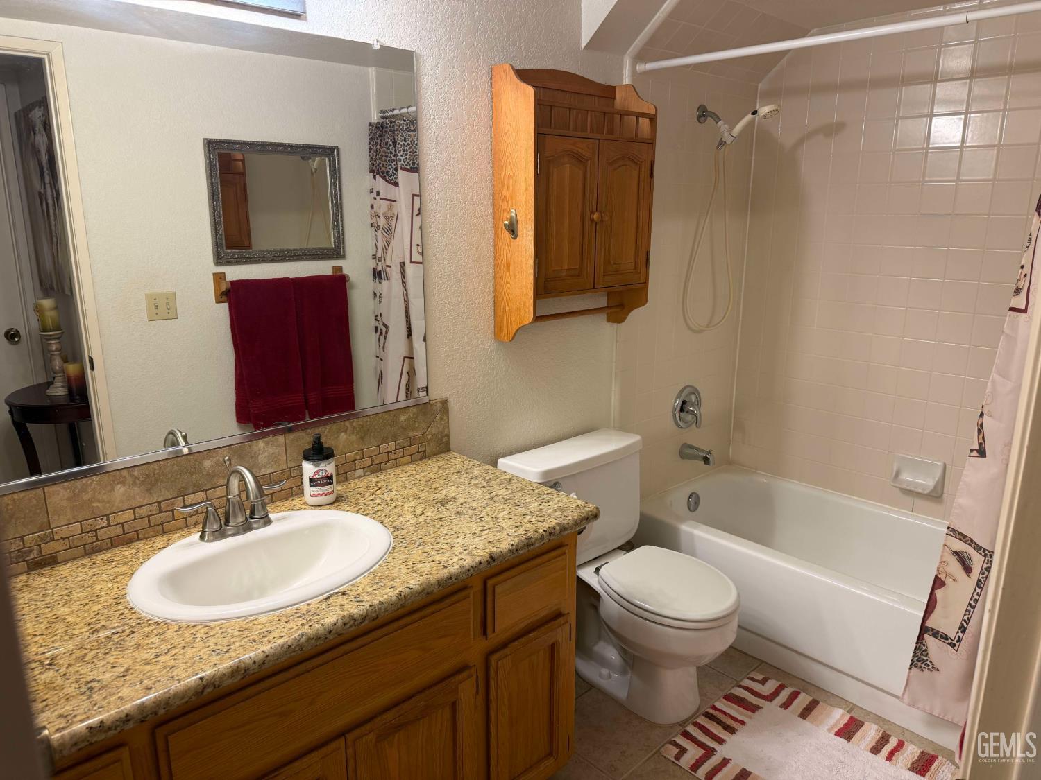 main property photo 6
