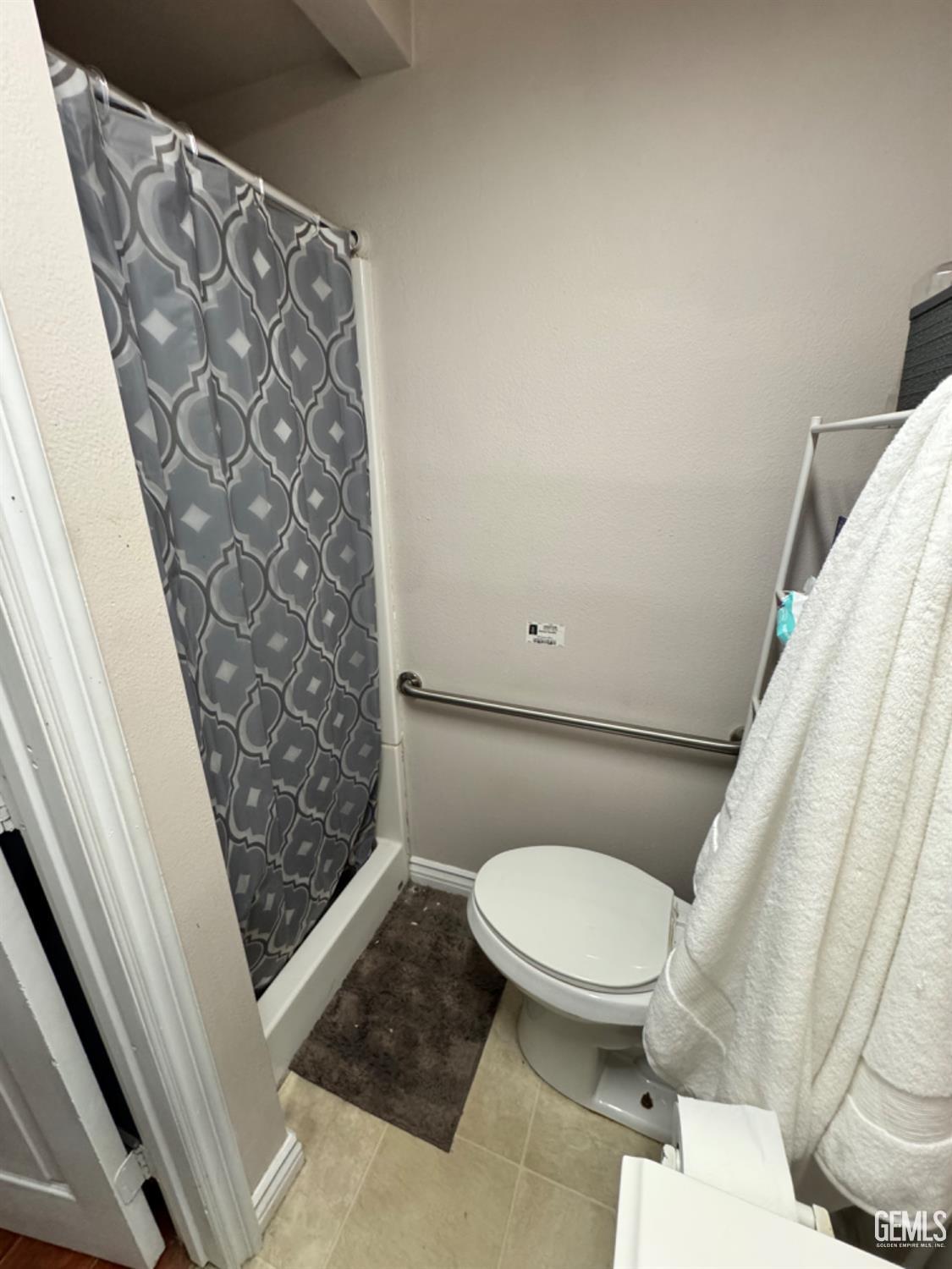 main property photo 9