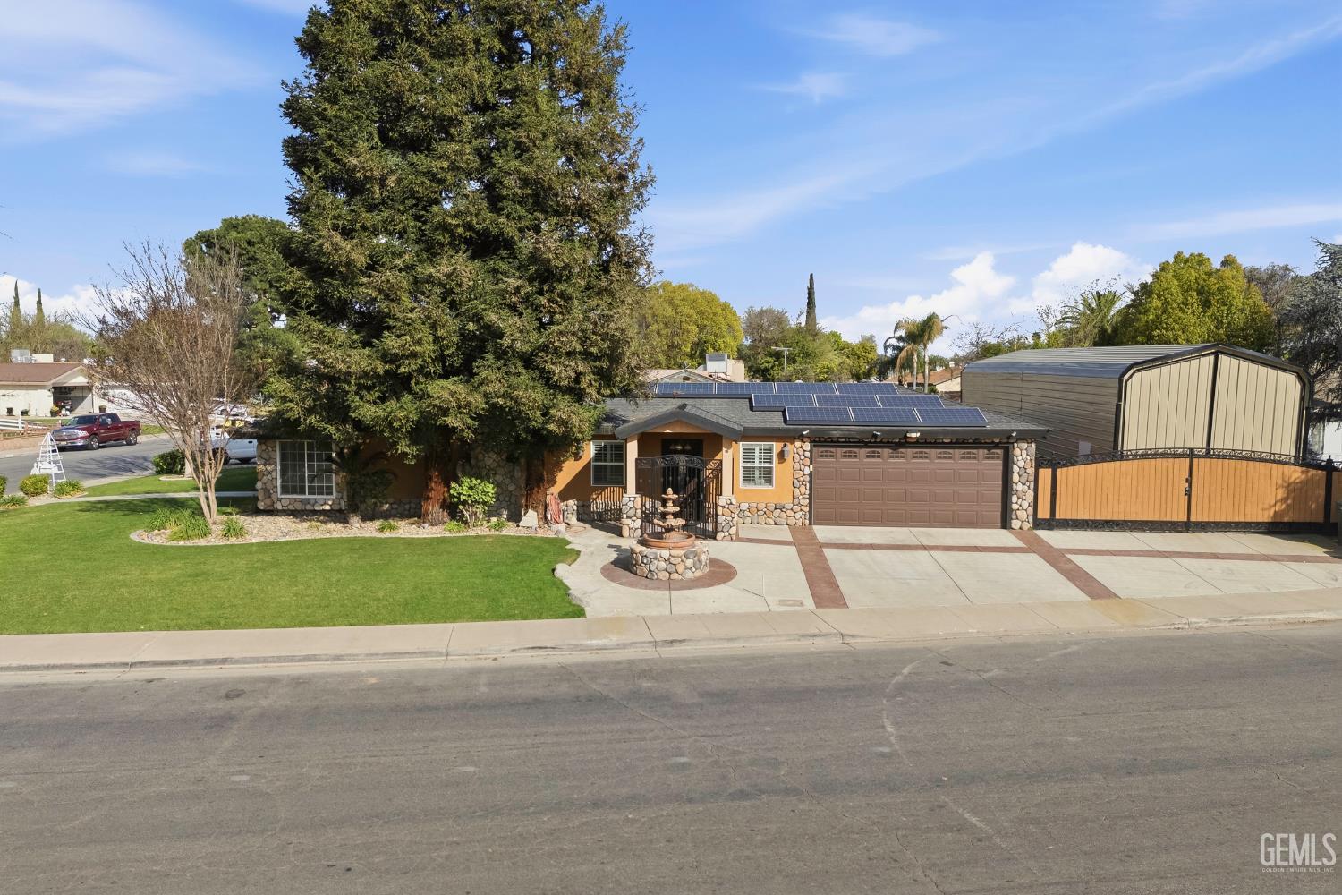 main property photo 38