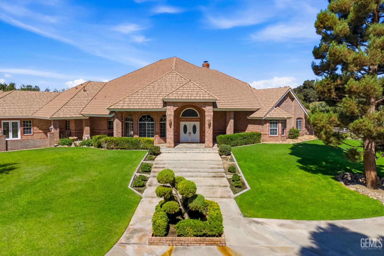 main property photo 7