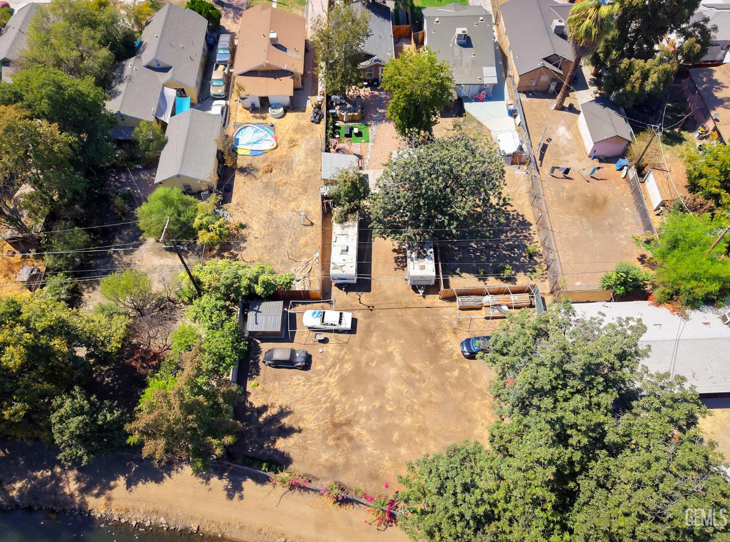main property photo 30