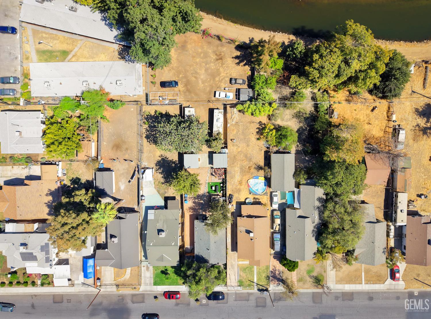 main property photo 33