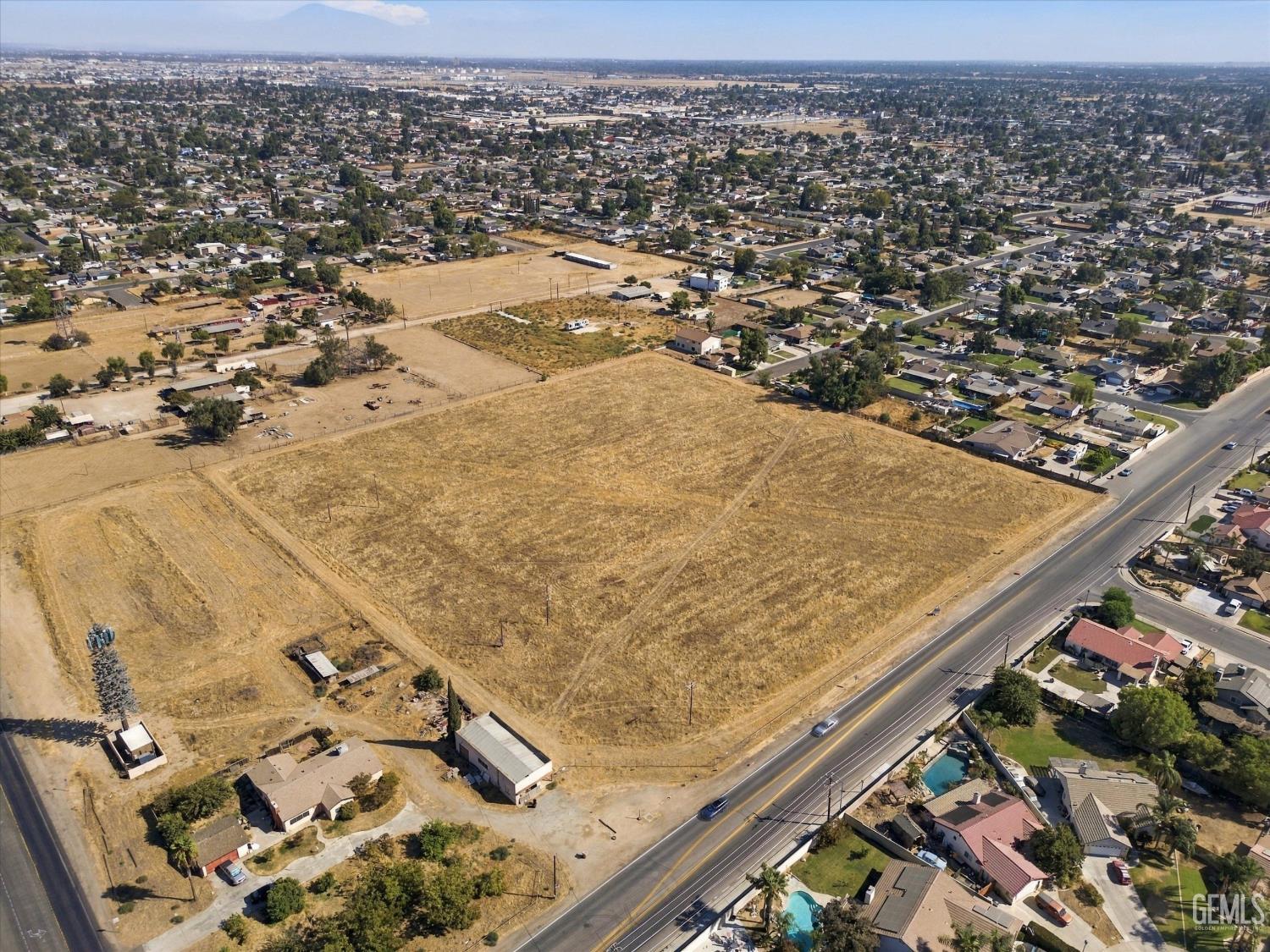 main property photo 10