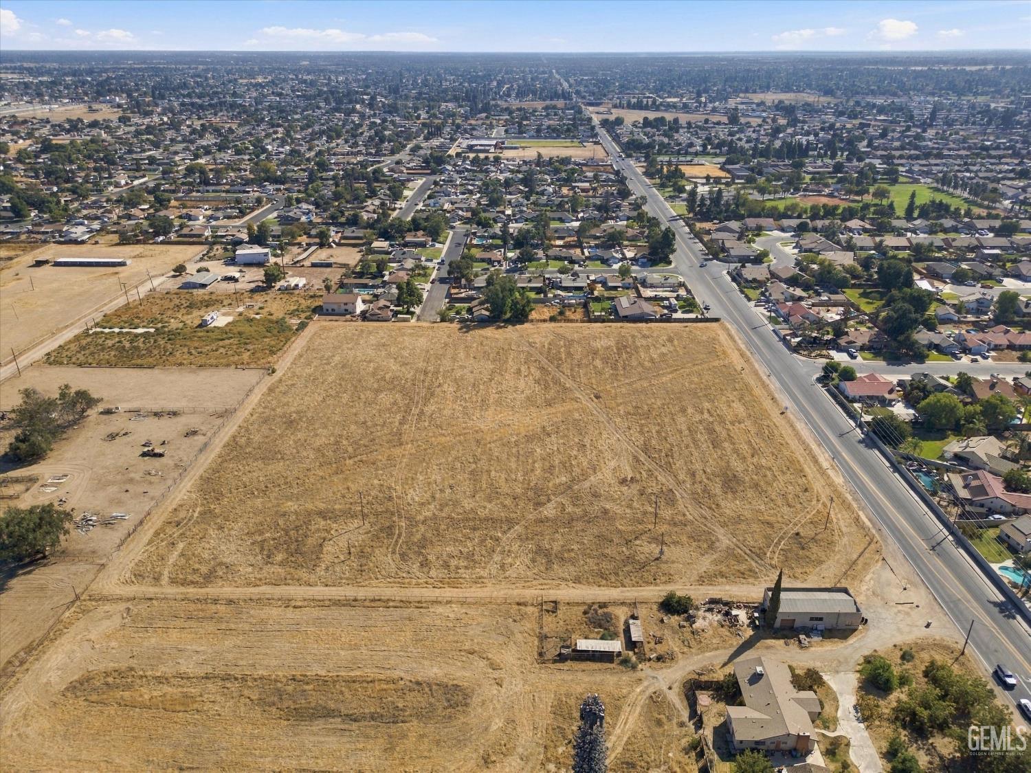 main property photo 11