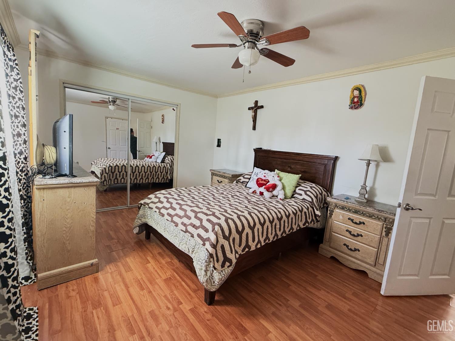main property photo 9