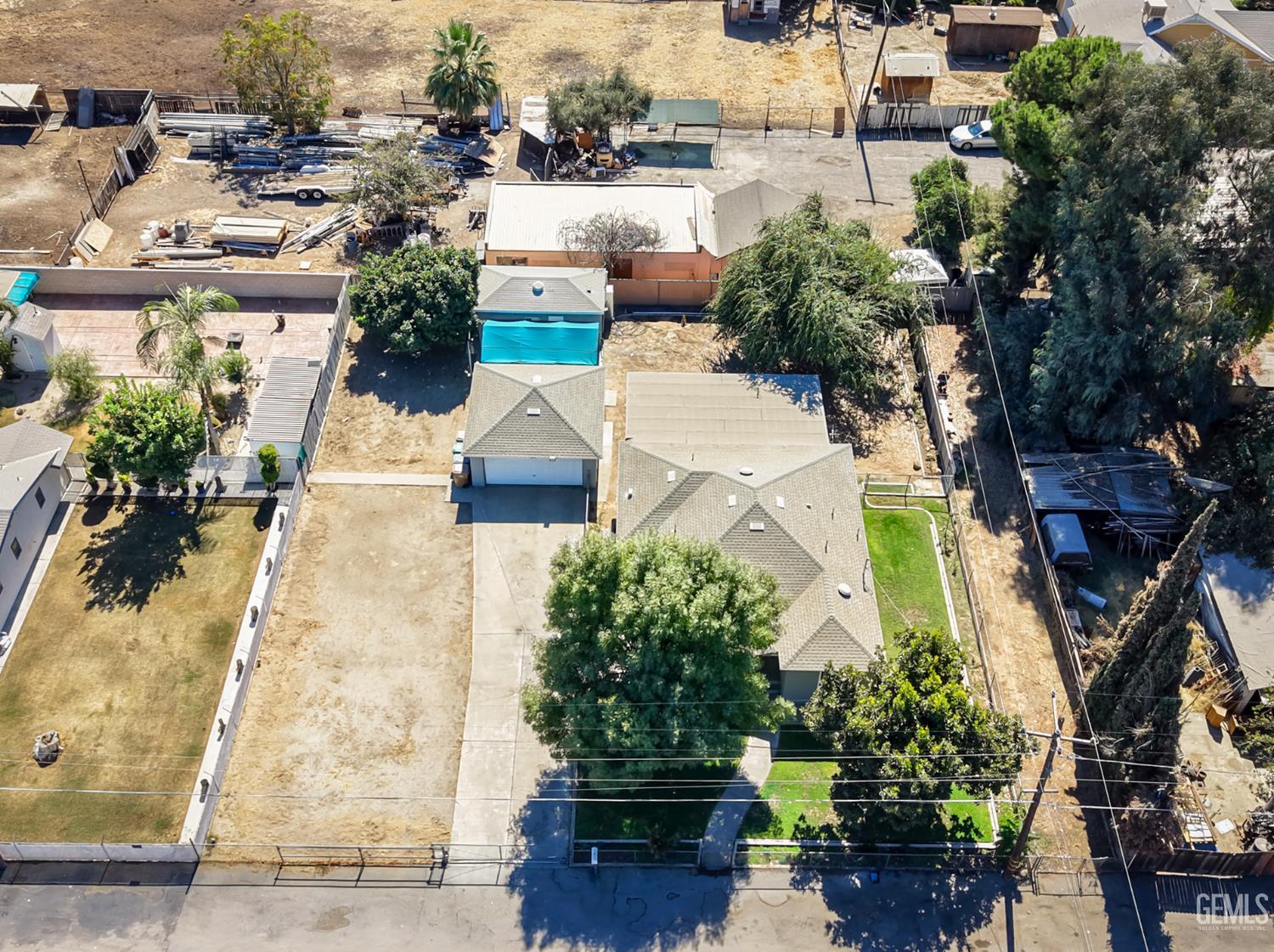 main property photo 36