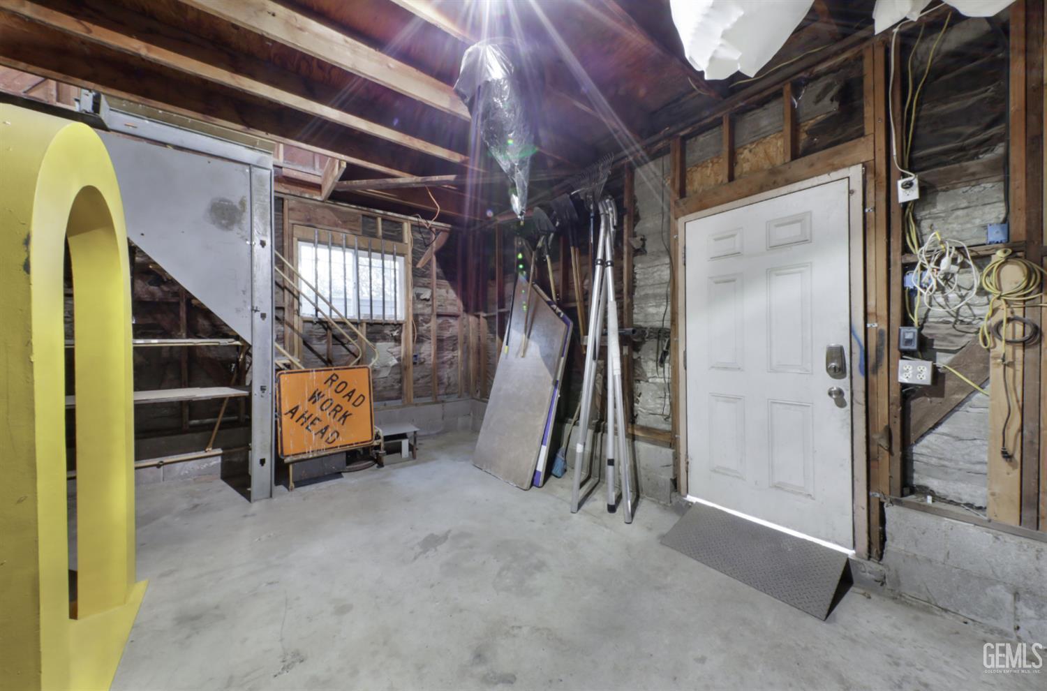 main property photo 40
