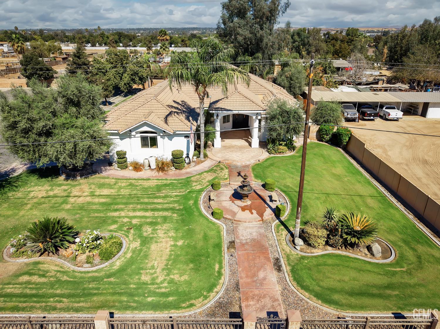 main property photo 5