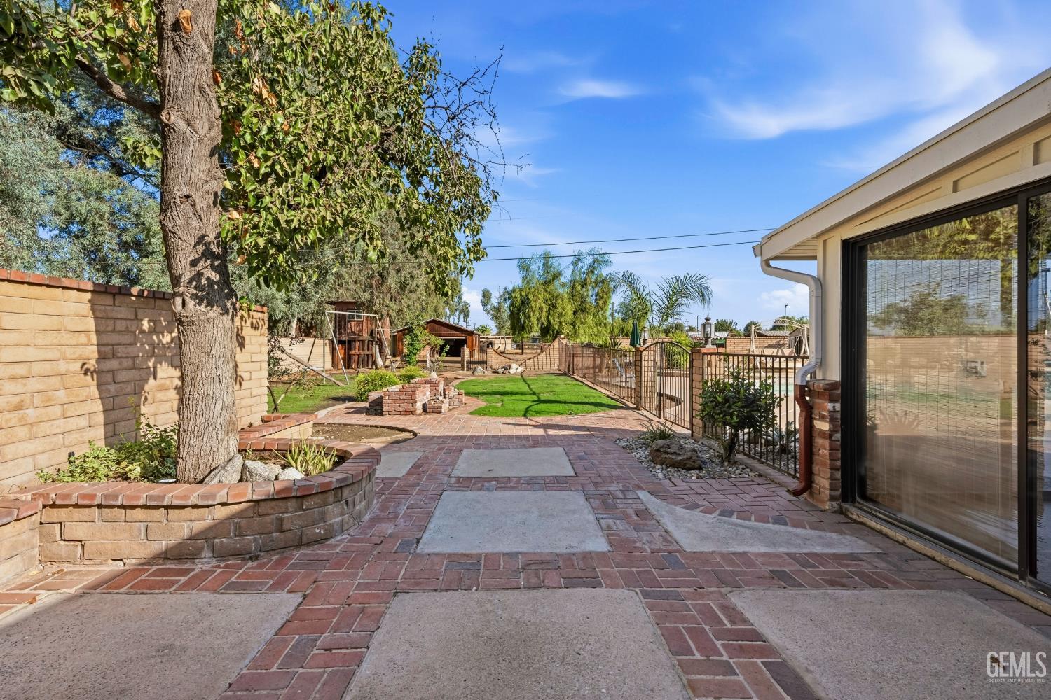 main property photo 45