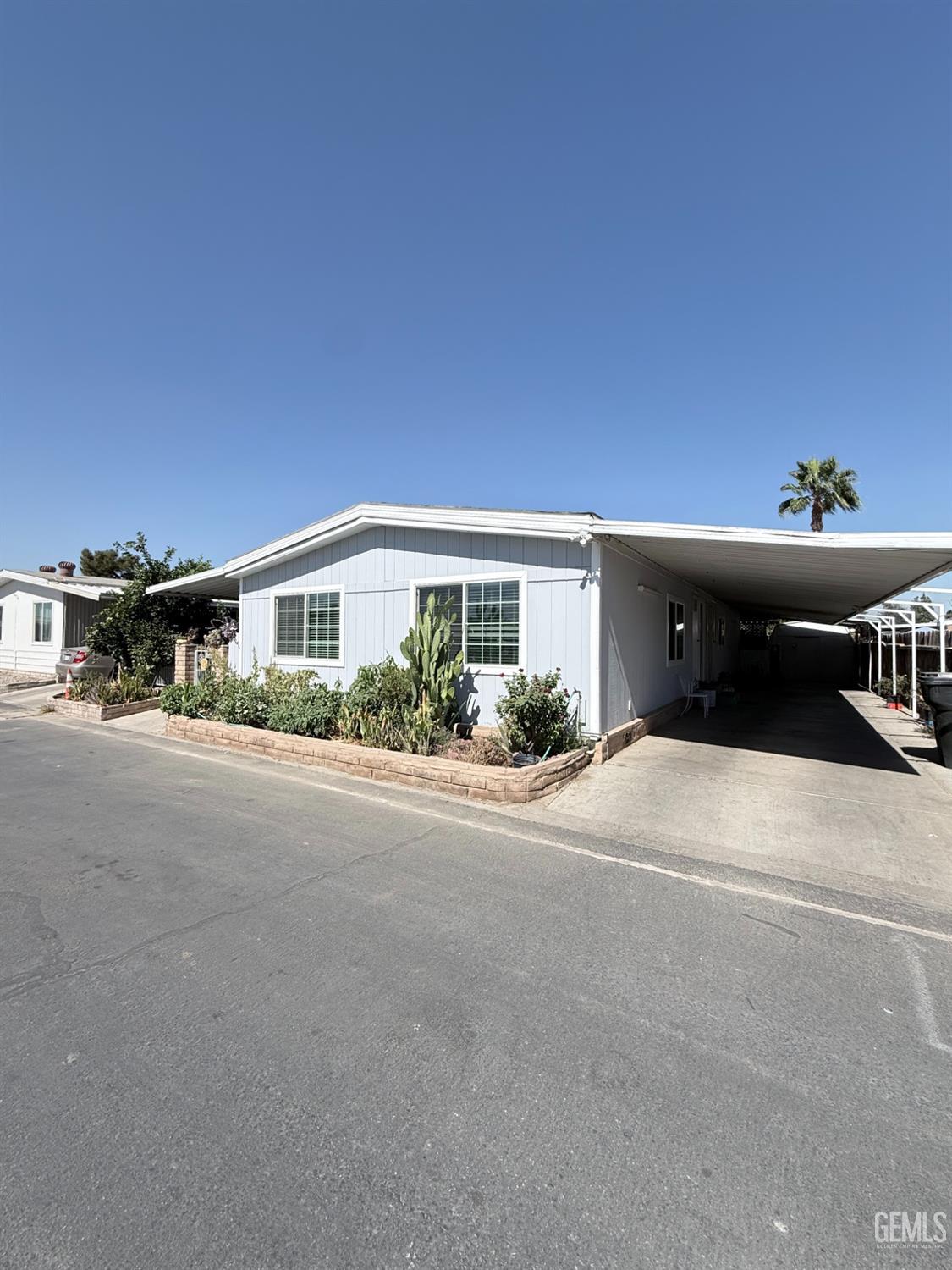 main property photo 0