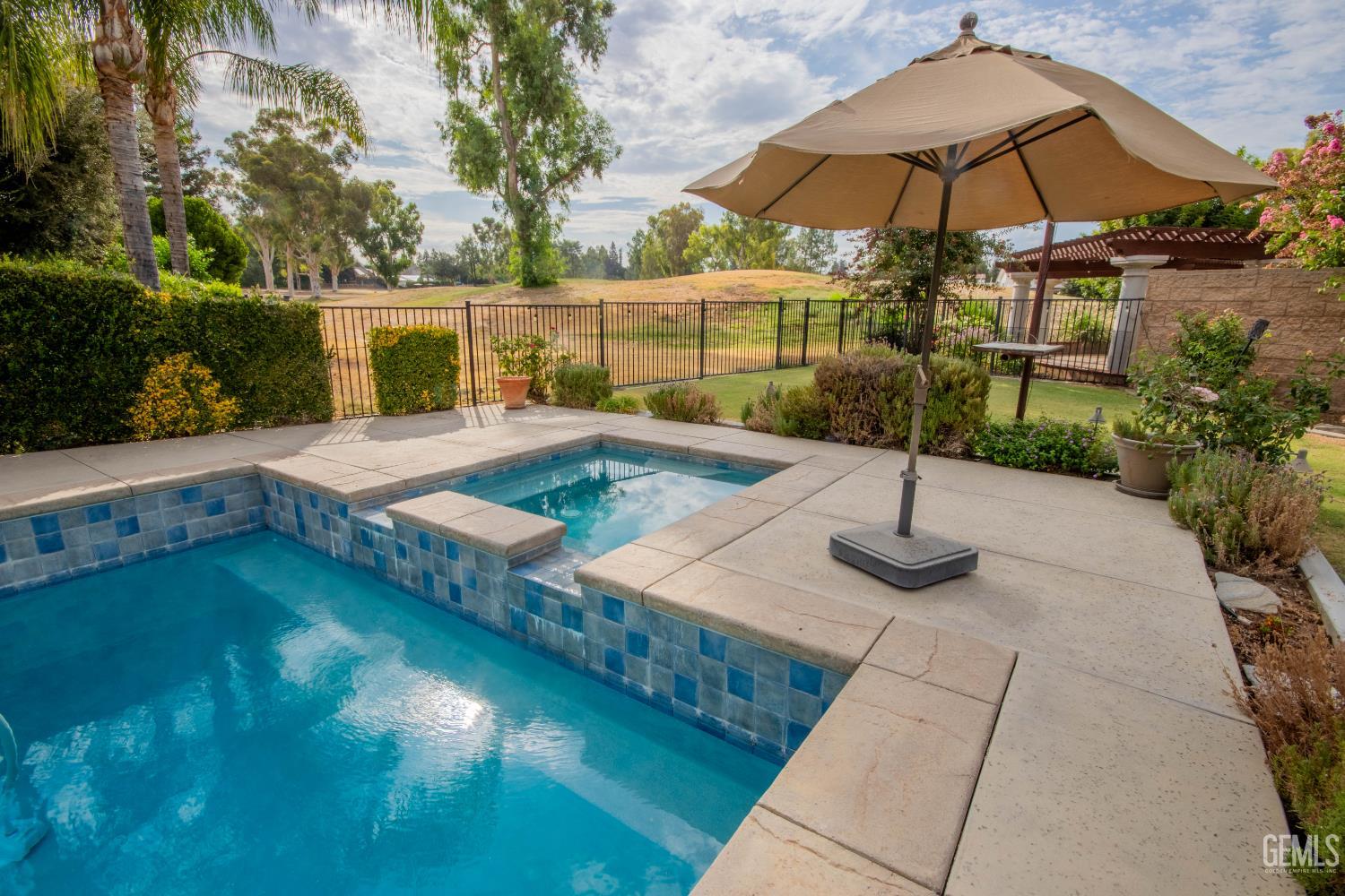 main property photo 31