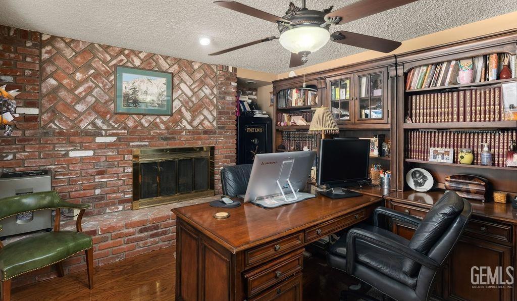 main property photo 10
