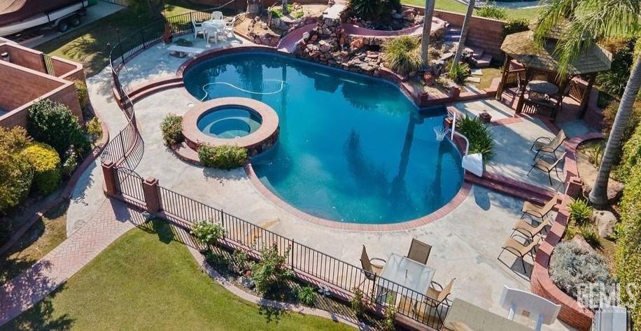 main property photo 21