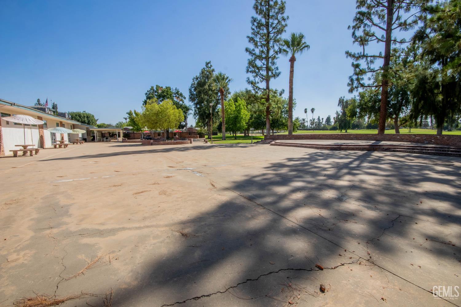 main property photo 40