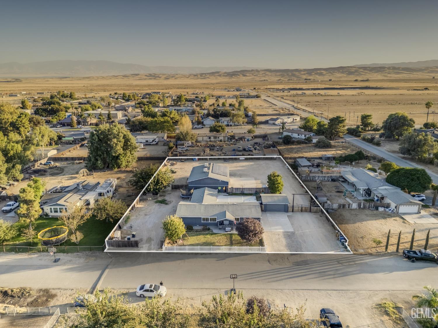 main property photo 10
