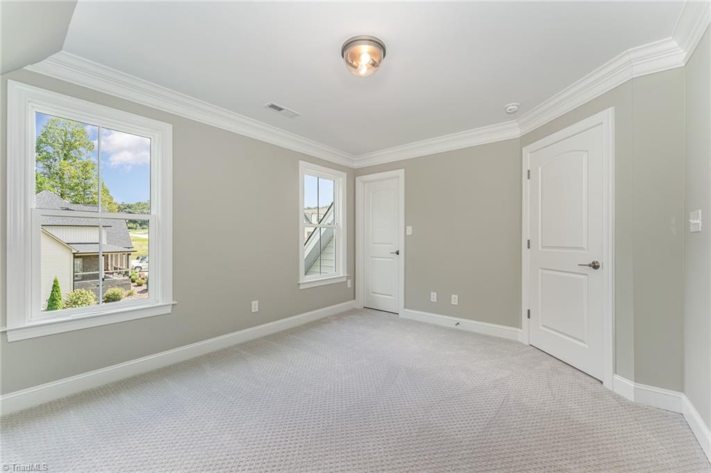 property viewer photo 26