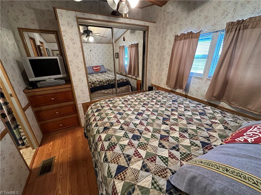 property viewer photo 16