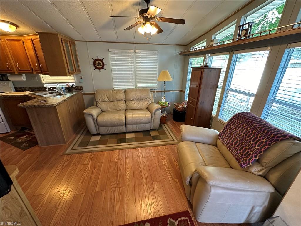 property viewer photo 6