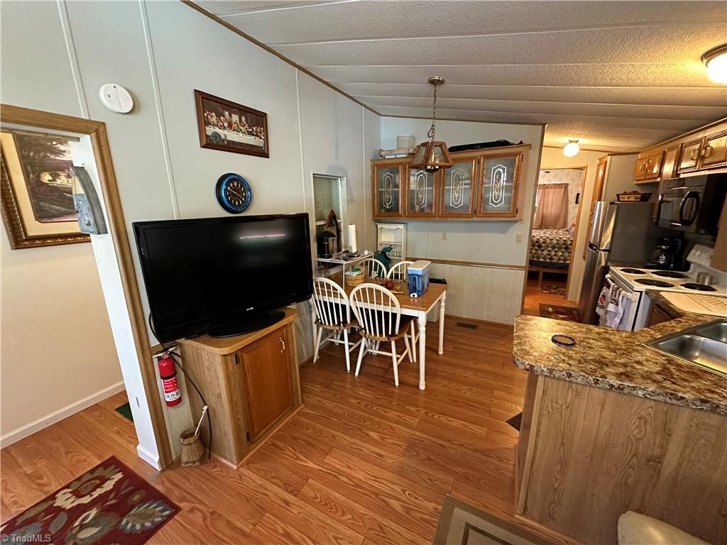 property viewer photo 9