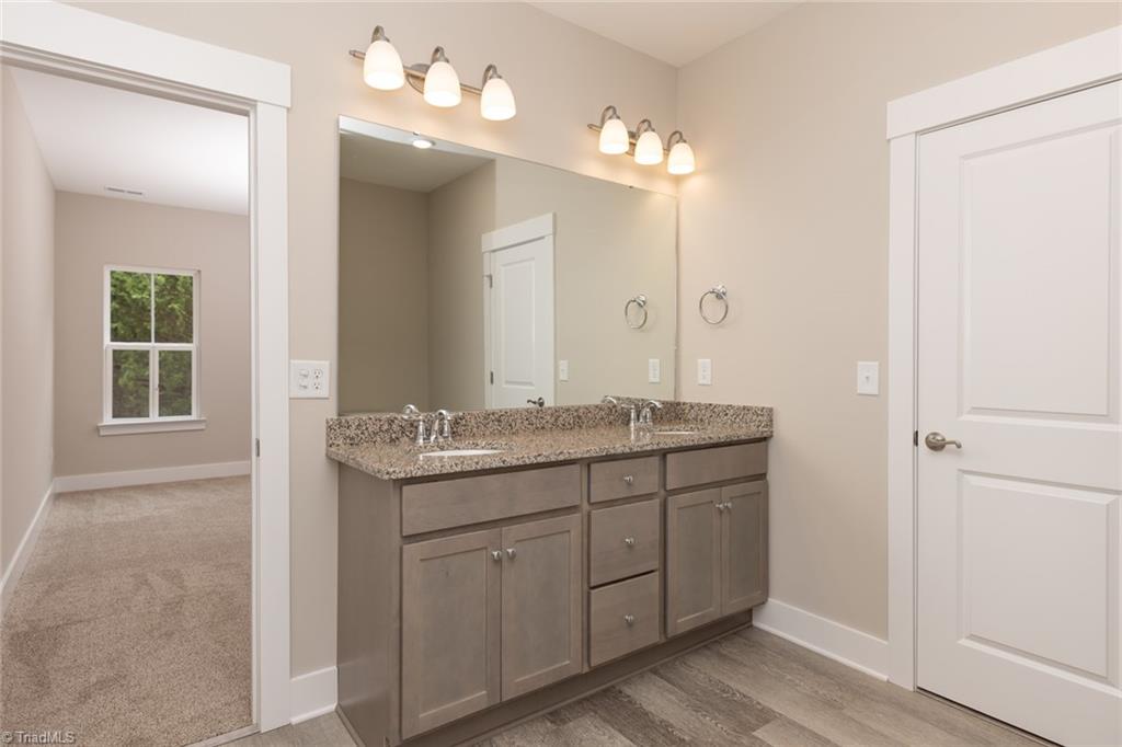 property viewer photo 20
