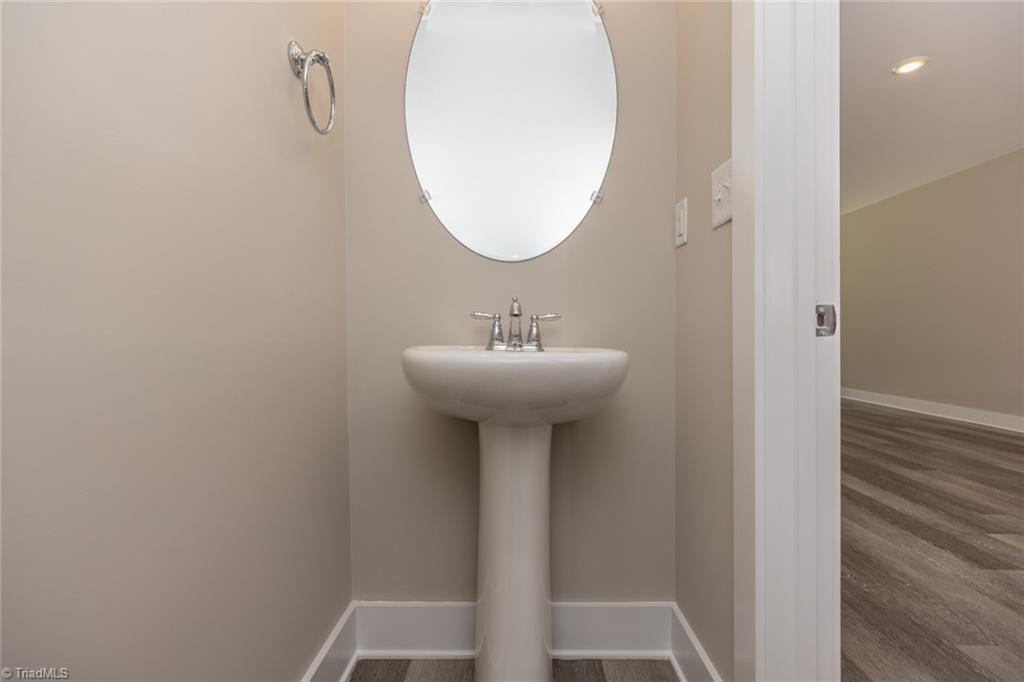 property viewer photo 23