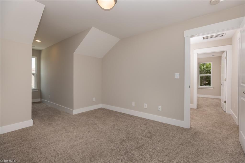 property viewer photo 26