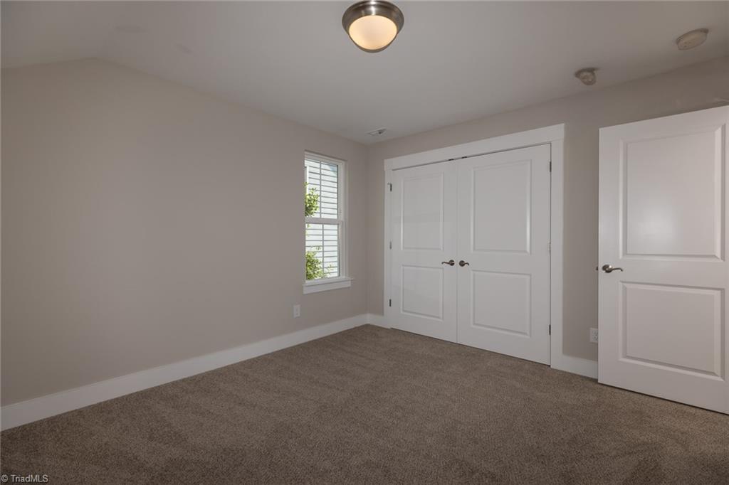 property viewer photo 35