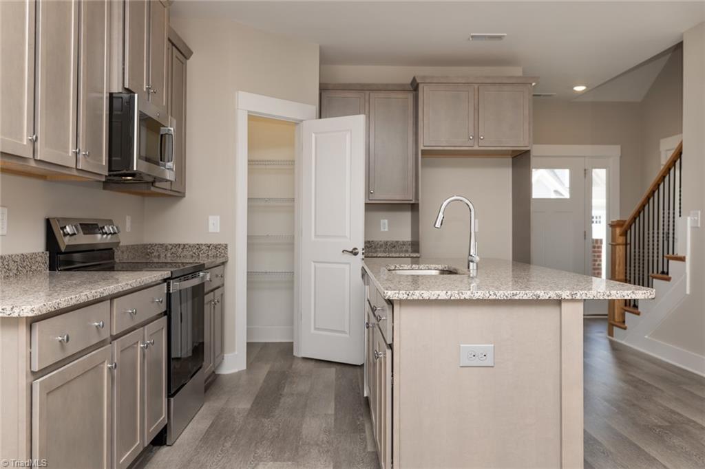 property viewer photo 4