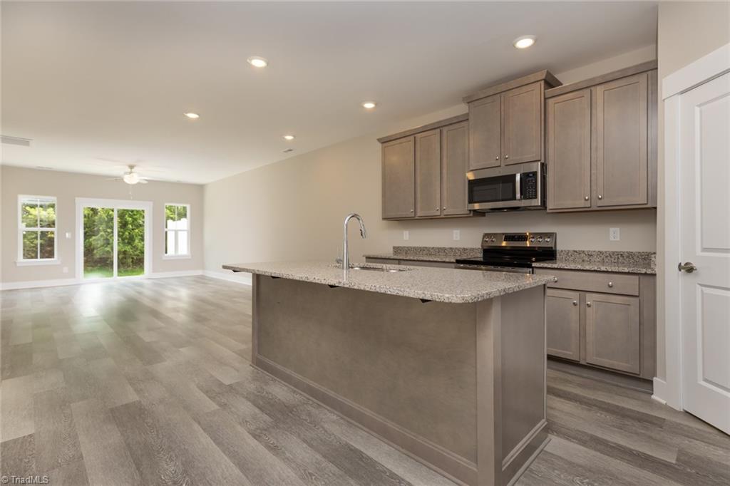 property viewer photo 6