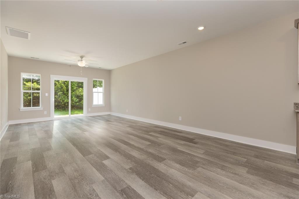property viewer photo 8