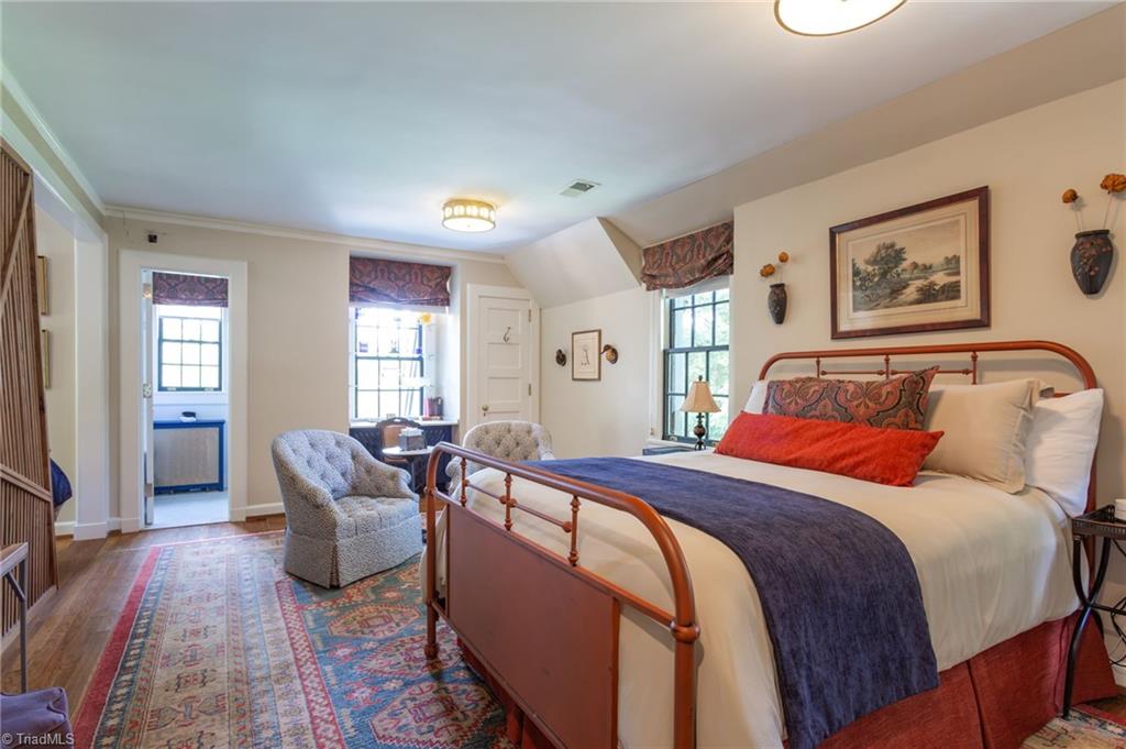 main property photo 28
