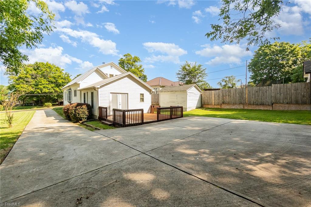 main property photo 16