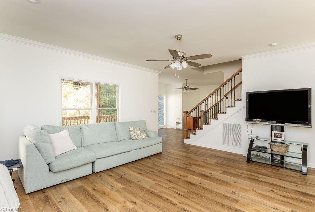 property viewer photo 4