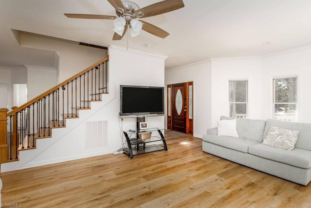 property viewer photo 5
