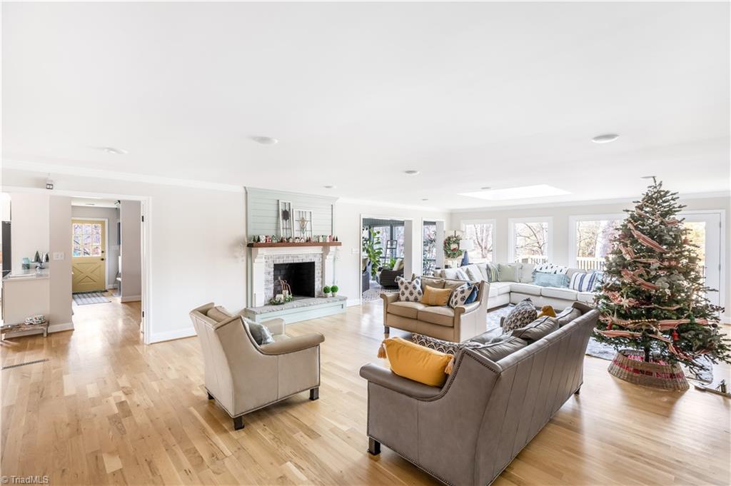 property viewer photo 20