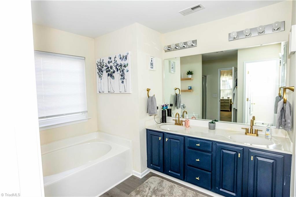 property viewer photo 36
