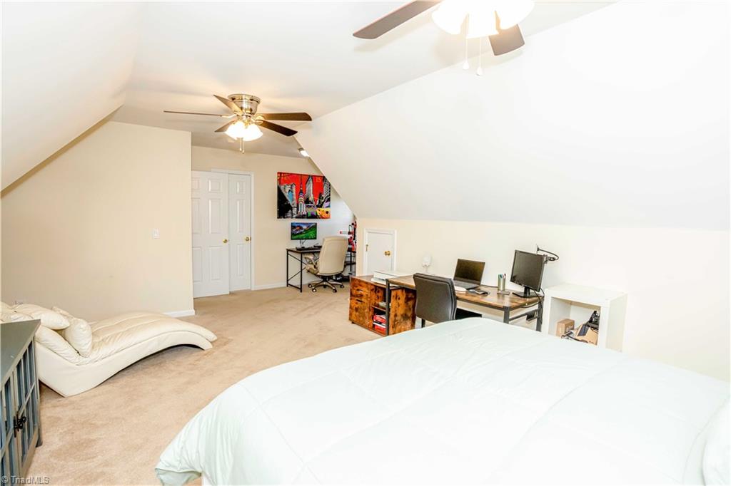 property viewer photo 42