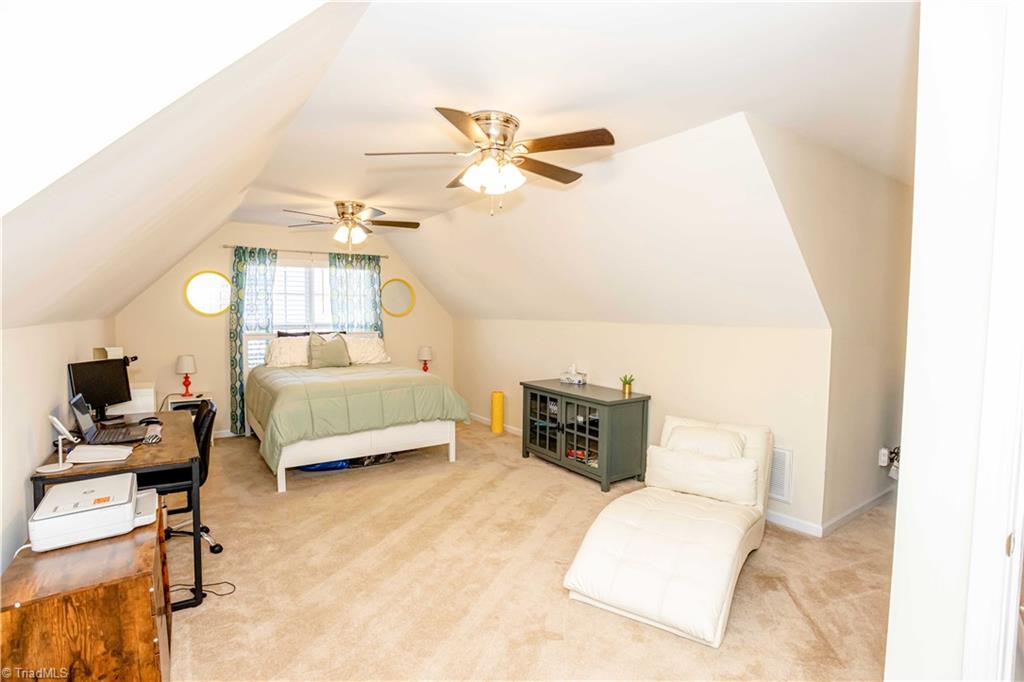 property viewer photo 44
