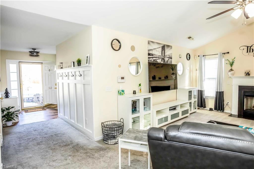 property viewer photo 7