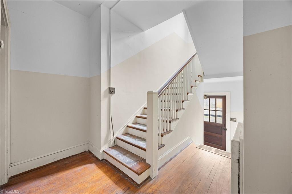 property viewer photo 35