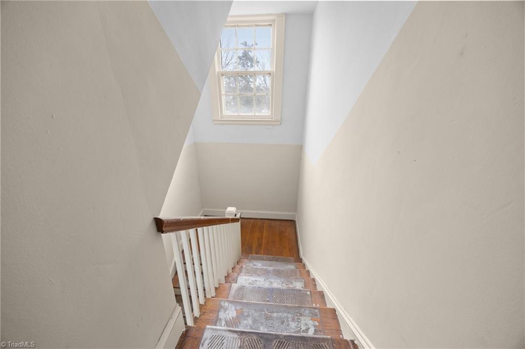 property viewer photo 36