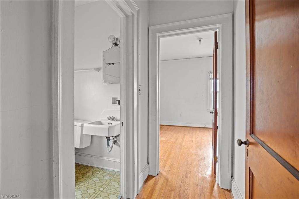 property viewer photo 7