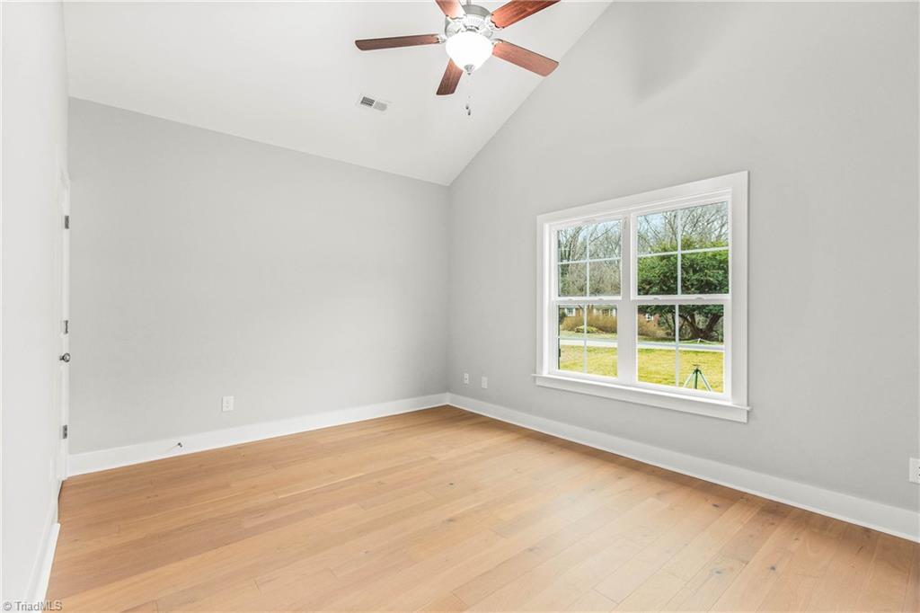 property viewer photo 17