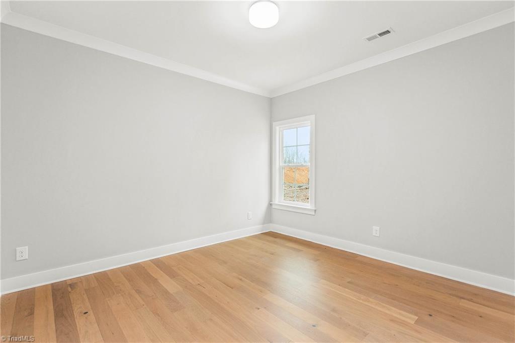 property viewer photo 19