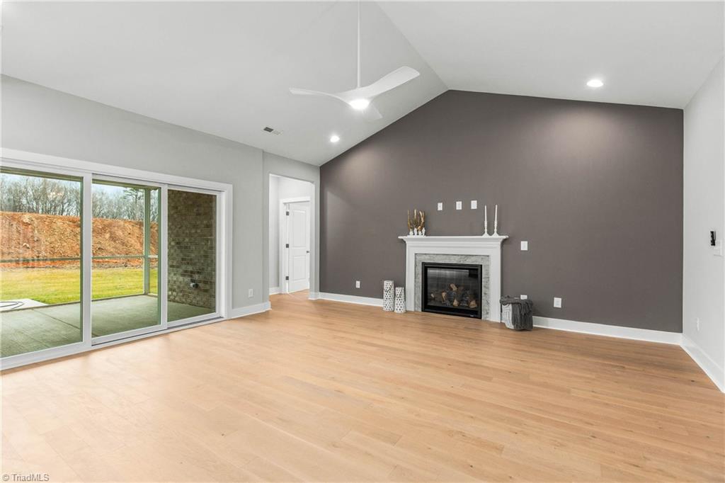 property viewer photo 4