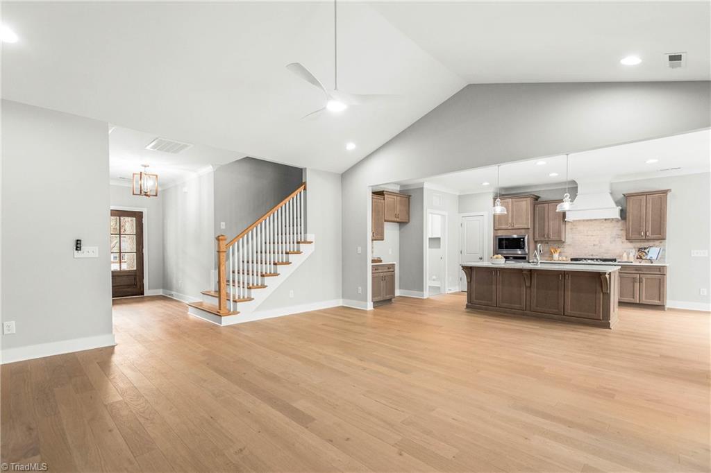 property viewer photo 6